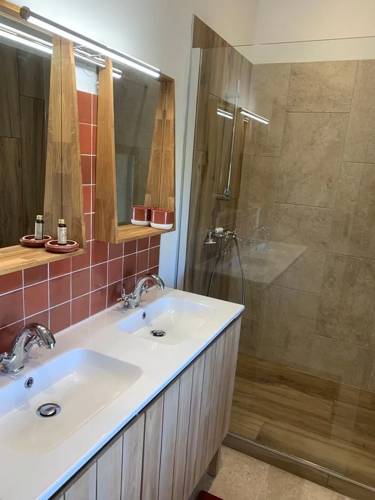 Mas des Chênes - salle de douche